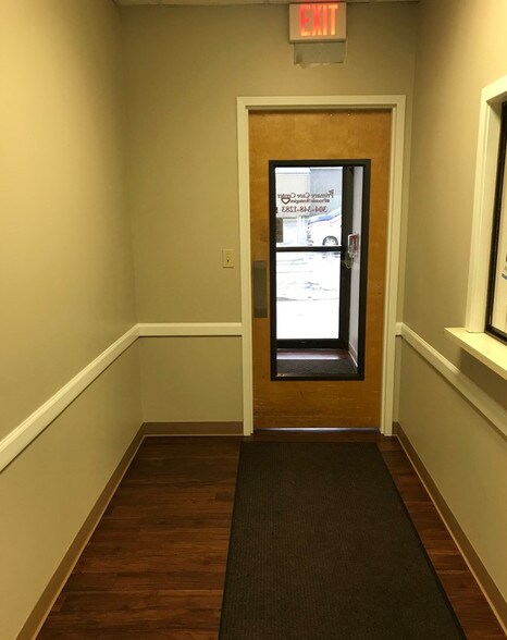 More Photos Of 1412-1418 MacCorkle Ave SW, Charleston Storefront For Lease