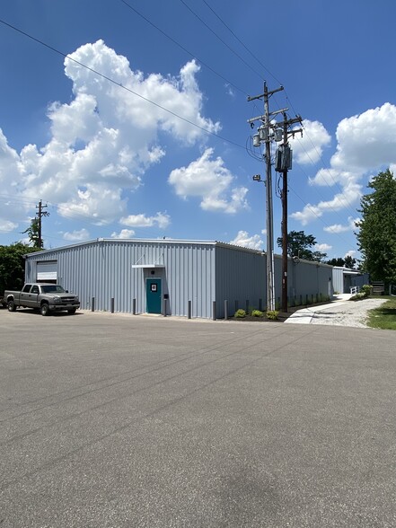 Primary Photo Of 790 Compton Rd, Cincinnati Warehouse For Lease