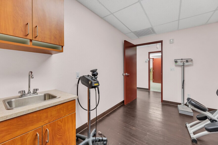 More Photos Of 515 Michigan Blvd, West Sacramento Medical For Sale