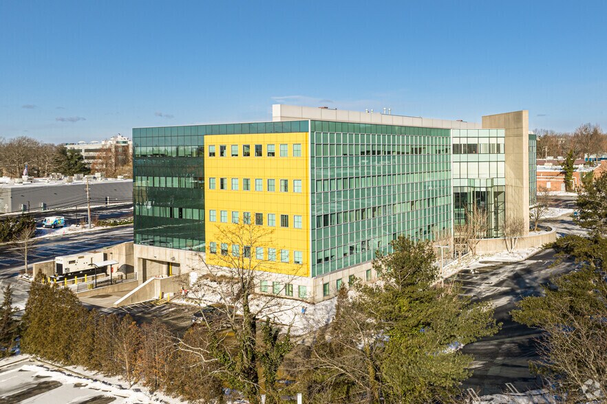 More Photos Of 135 Crossways Park Dr, Woodbury Office For Lease