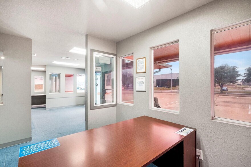More Photos Of 240 Exchange St, Burleson Auto Dealership For Sale
