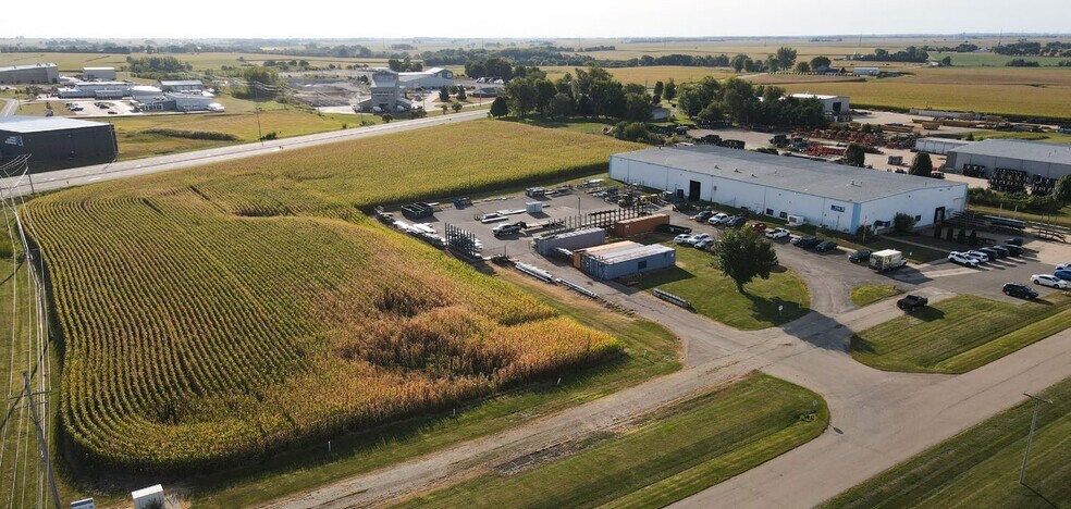More Photos Of 827 W Progress Dr, Dixon Manufacturing For Sale