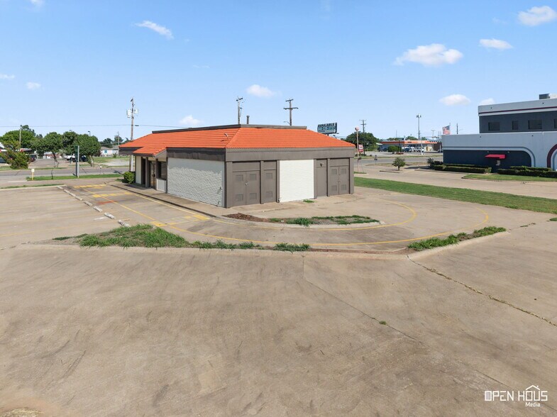More Photos Of 3900 Sheppard Access Rd, Wichita Falls Freestanding For Sale