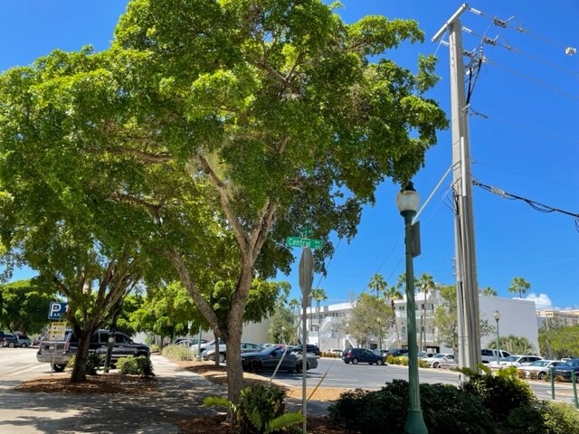 More Photos Of 1348-1358 Fruitville Rd, Sarasota Office Residential For Sale