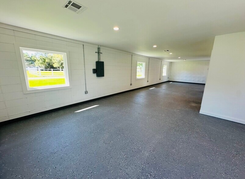 More Photos Of 3275 Racetrack Rd, D'Iberville Flex For Lease