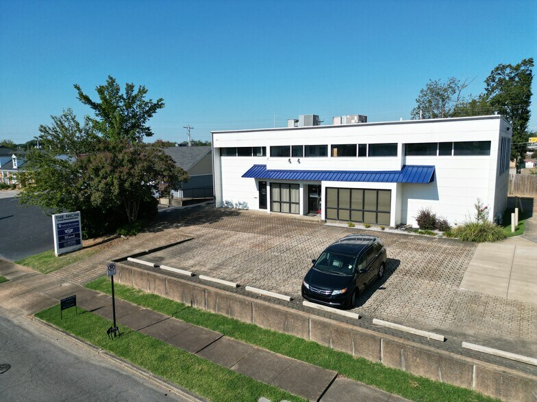 Primary Photo Of 771 E Brookhaven Cir, Memphis Loft Creative Space For Lease