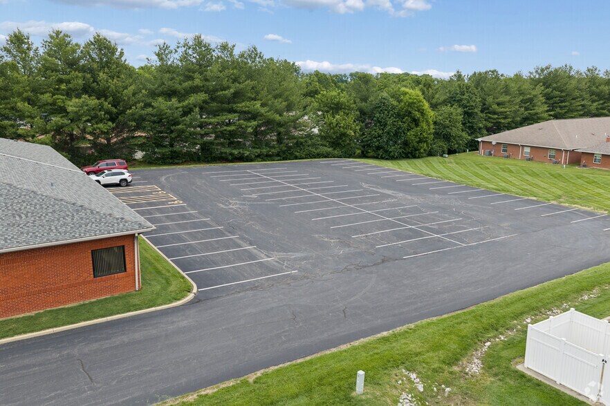 More Photos Of 5050 Old Collinsville Rd, Swansea Office For Sale