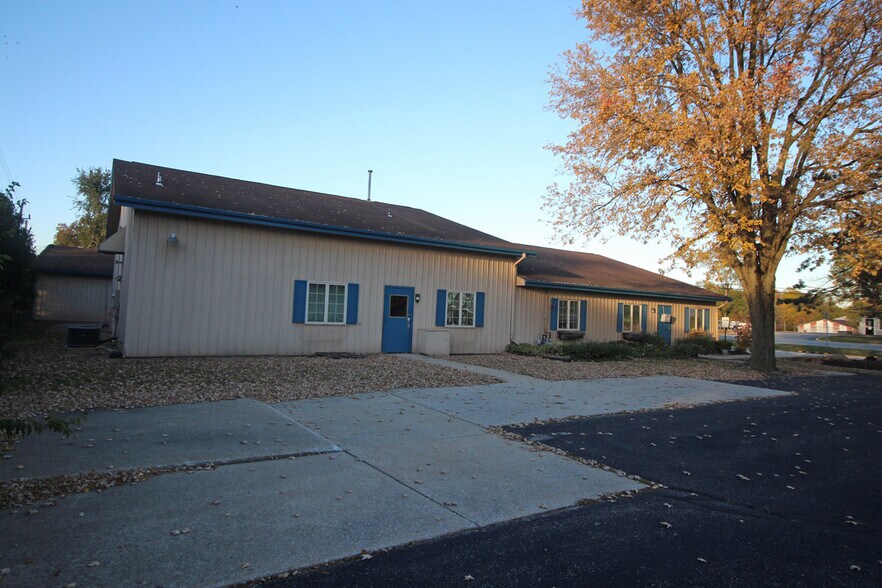 More Photos Of 614 N Main St, North Webster Office For Sale