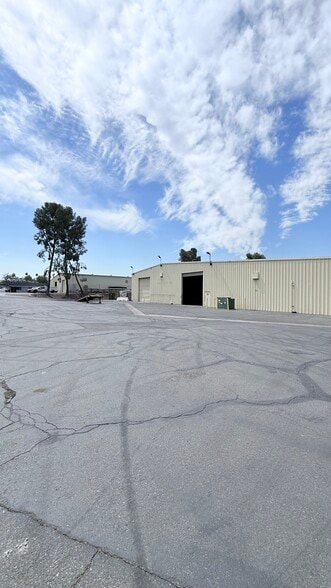 More Photos Of 3070 Myers St, Riverside Warehouse For Sale