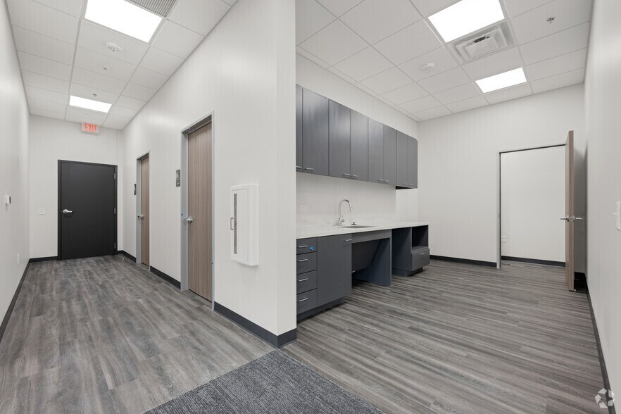 More Photos Of 4521 N US Highway 67, Midlothian Distribution For Sale