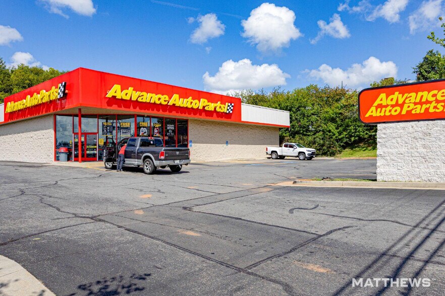 Primary Photo Of 140 Caroline St, Orange General Retail For Sale