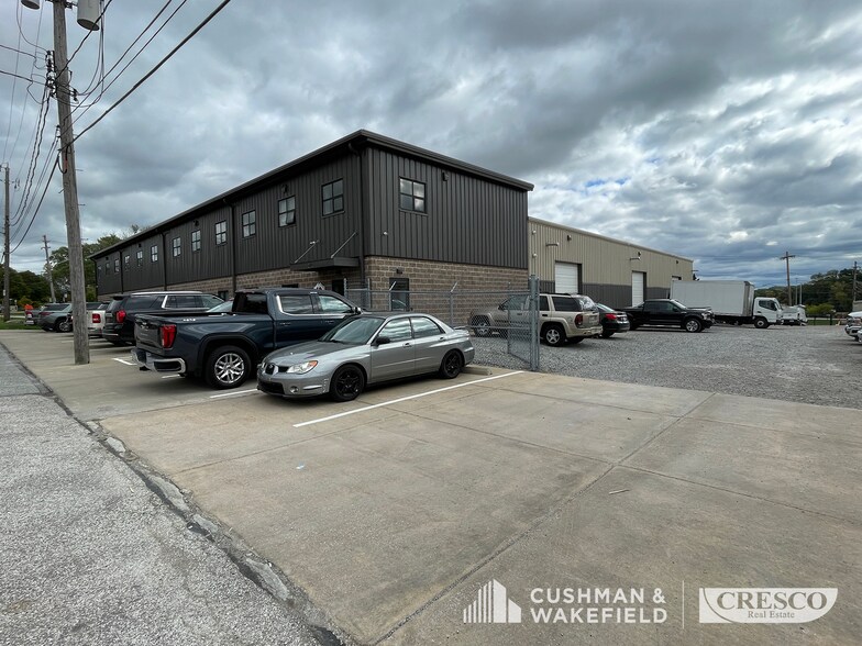 More Photos Of 240 Tuxedo Ave, Brooklyn Heights Warehouse For Lease