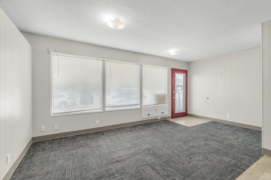 More Photos Of 118 Engle Ave, Molalla Storefront For Sale