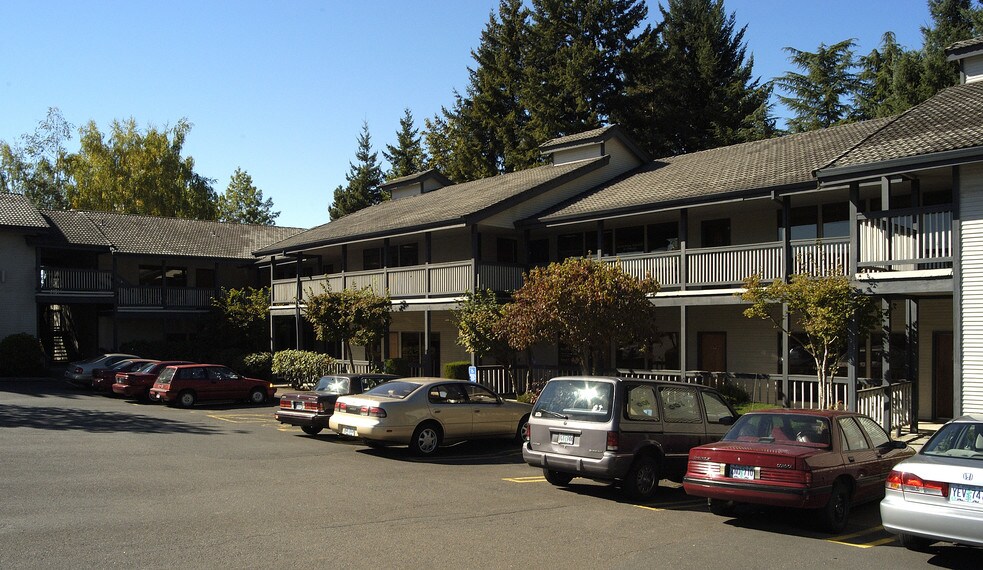 More Photos Of 8835 SW Canyon Ln, Portland Unknown For Lease