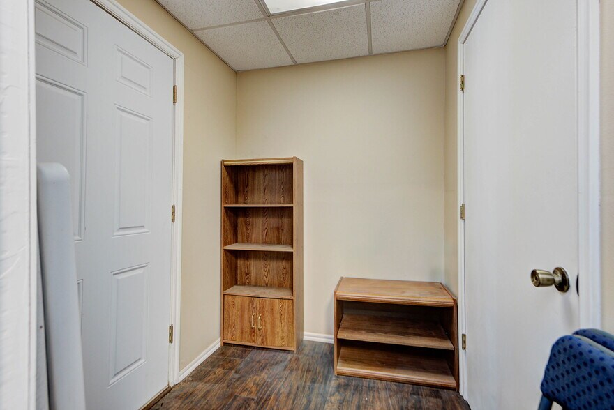 More Photos Of , El Reno Office For Sale