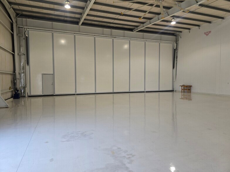 More Photos Of 711 Ramp Rd, Naples Airplane Hangar For Sale