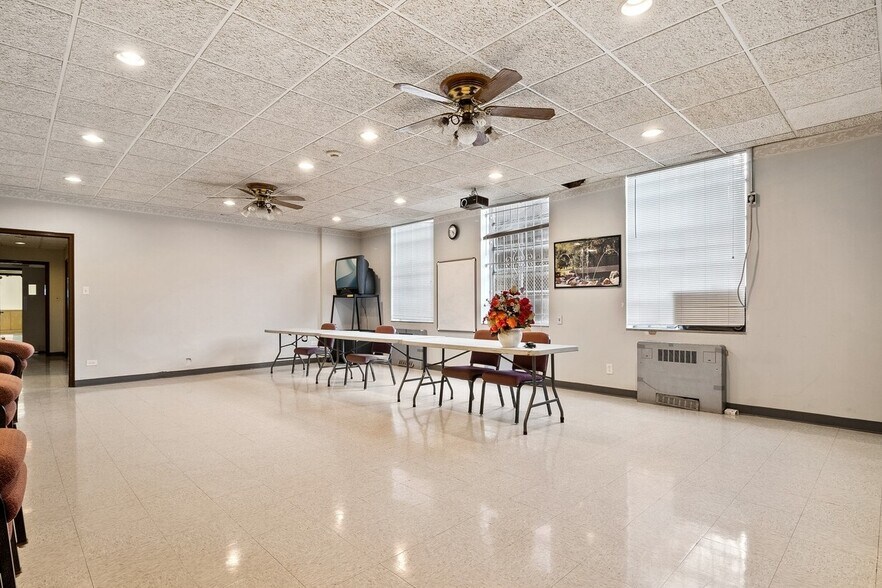 More Photos Of 8235 S South Shore Dr, Chicago Religious Facility For Sale