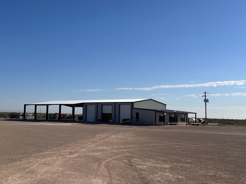 More Photos Of 482 County Road 132, Pecos Manufacturing For Lease