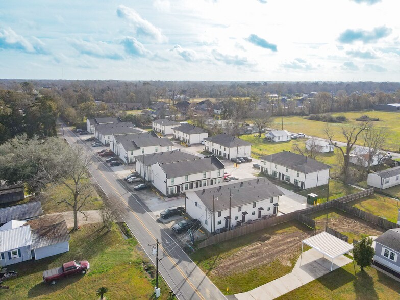 Primary Photo Of 41063 Cannon Rd, Gonzales Apartments For Sale