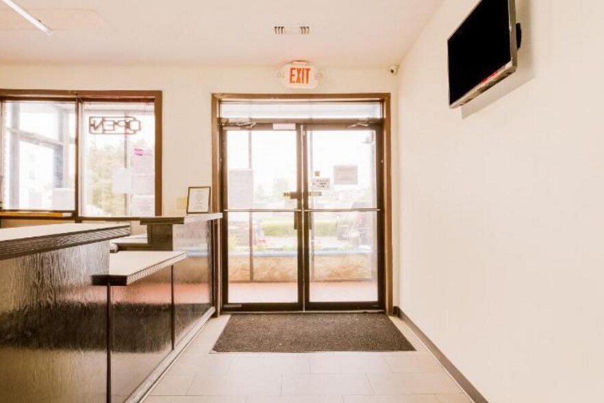 More Photos Of 4545 Woodson Rd, Saint Louis Hotel For Sale
