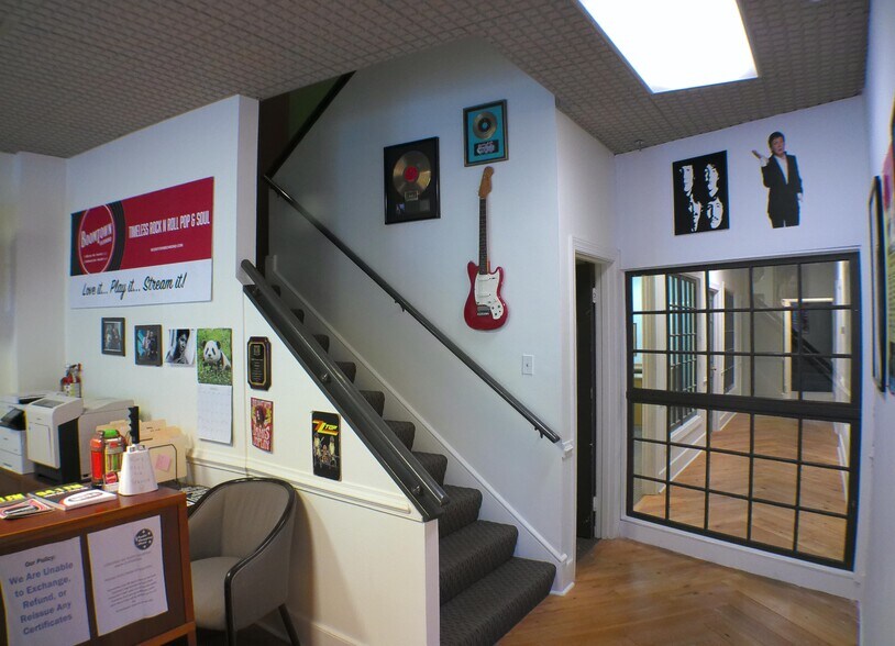 More Photos Of 306 E Main St, Richmond Office For Sale