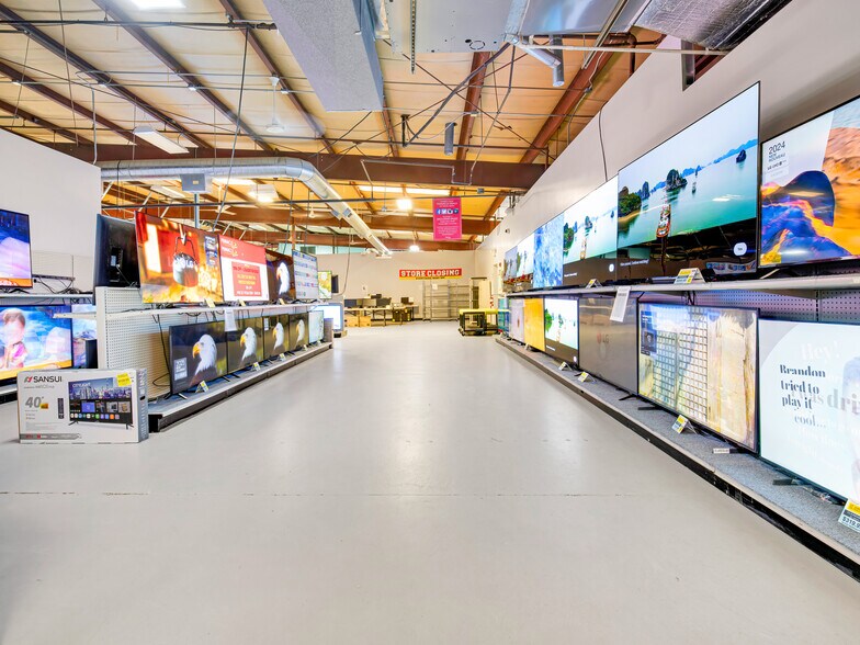 More Photos Of 55 Electronics Dr, Warwick Showroom For Sale