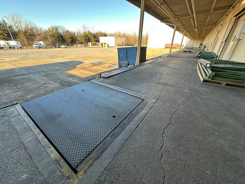 More Photos Of 5700 Casey Dr, Knoxville Distribution For Lease