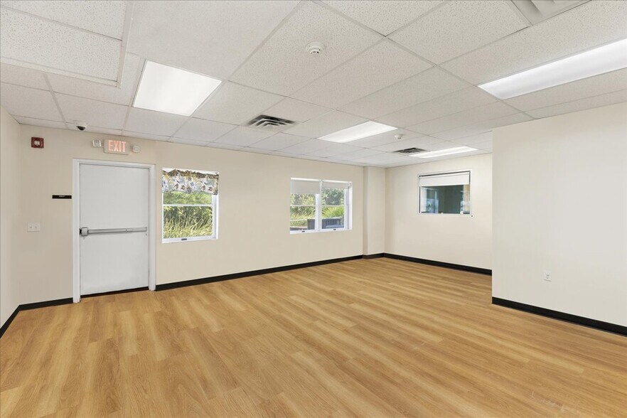More Photos Of 170 Township Line Rd, Hillsborough Office For Lease