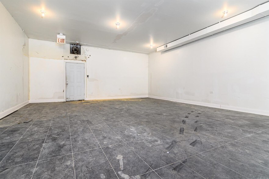 More Photos Of 4134-4136 W North Ave, Chicago Storefront Retail Residential For Lease