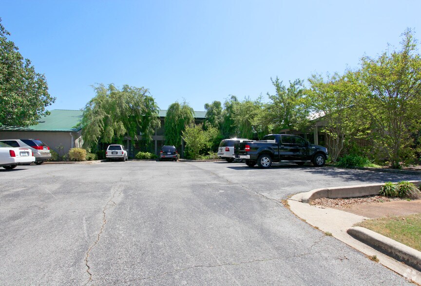 More Photos Of 1414 5th Ave SE, Decatur Office For Sale