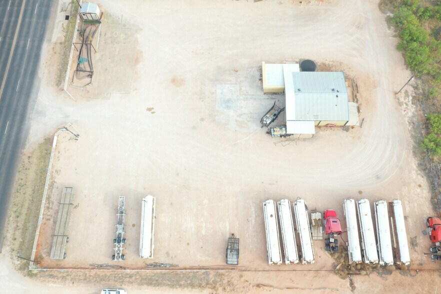 More Photos Of 1207 NW Mustang Dr, Andrews Warehouse For Sale