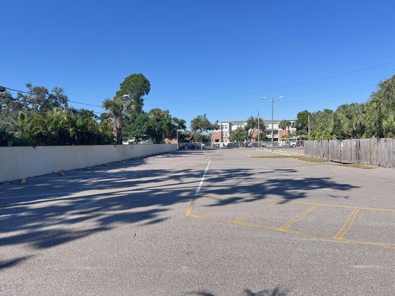 More Photos Of 4555 S Manhattan Ave, Tampa Hospital For Sale