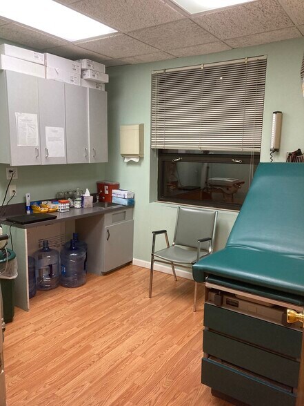 More Photos Of 42-21-42-23 Francis Lewis Blvd, Bayside Medical For Sale