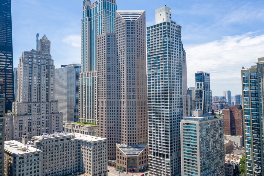 More Photos Of 940 N Michigan Ave, Chicago Office Residential For Lease