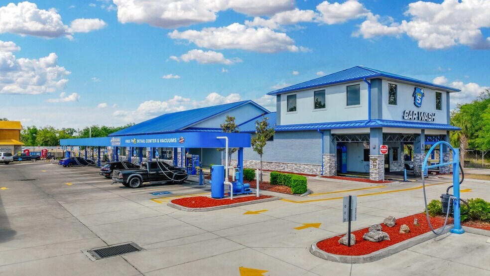 Primary Photo Of 11380 Bloomingdale Ave, Riverview Carwash For Sale