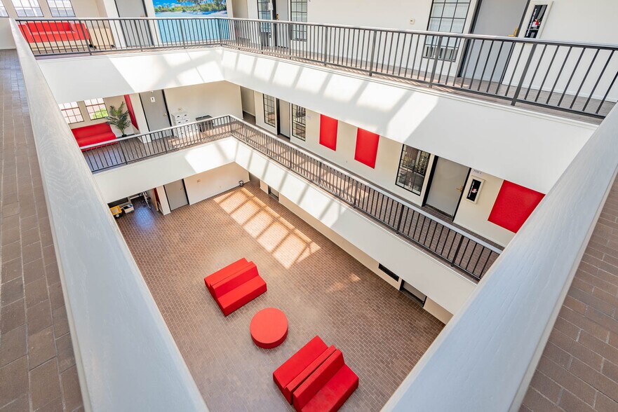 More Photos Of 120 N Victory Blvd, Burbank Loft Creative Space For Lease