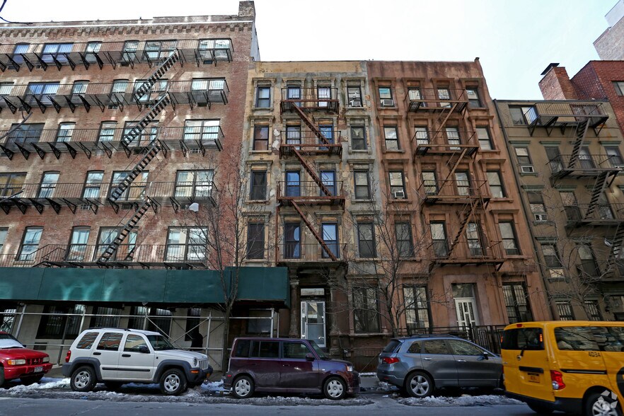 More Photos Of 406 W 25th St, New York Apartments For Sale