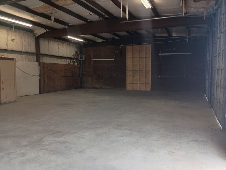 More Photos Of 5933 Carolina Beach rd, Wilmington Industrial For Lease