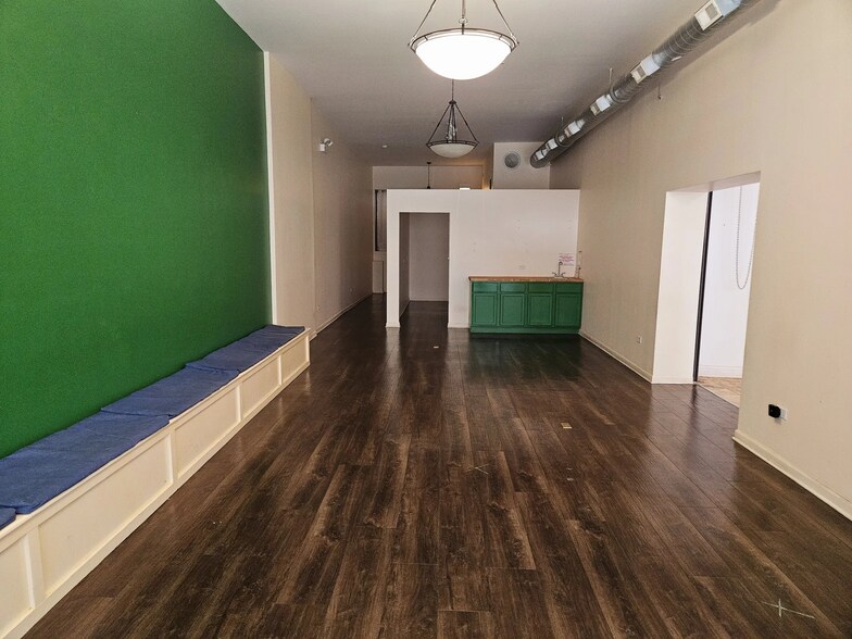 More Photos Of 1403-1411 W Irving Park Rd, Chicago Apartments For Lease