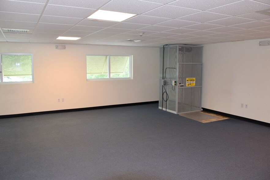 More Photos Of 800 W Indiantown Rd, Jupiter Storefront Retail Office For Sale