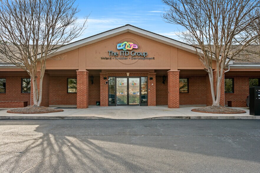 More Photos Of 2415 Wall St SE, Conyers Medical For Sale