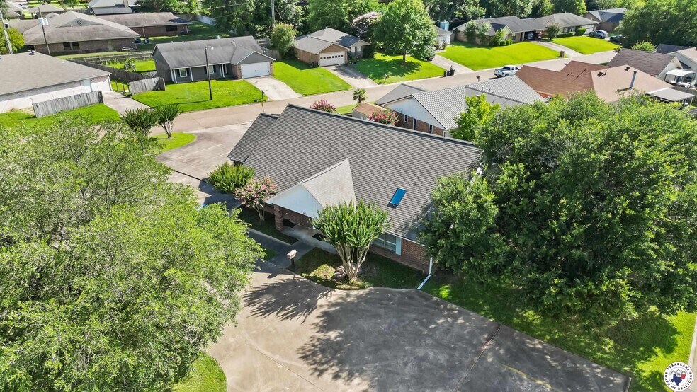 More Photos Of 901 N Kings Hwy, Wake Village Healthcare For Sale