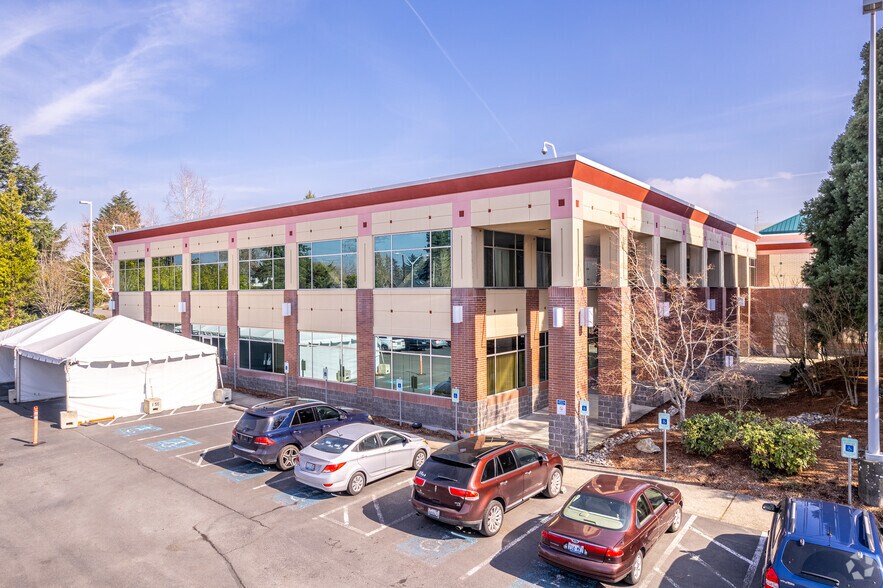 More Photos Of 100 E 33rd St, Vancouver Medical For Lease