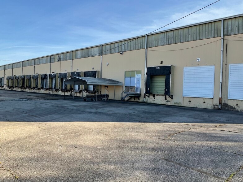 Primary Photo Of 2214 S Green St, Tupelo Warehouse For Lease
