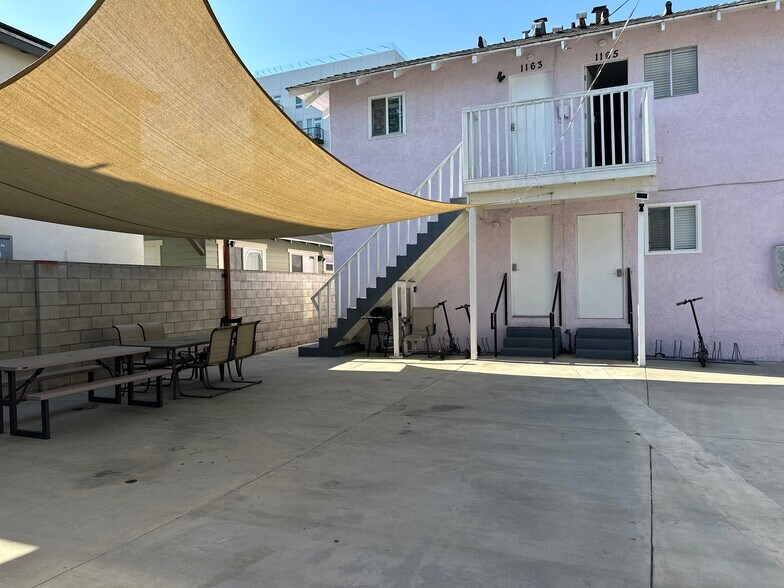 More Photos Of 1161 W 37th Dr, Los Angeles Apartments For Sale