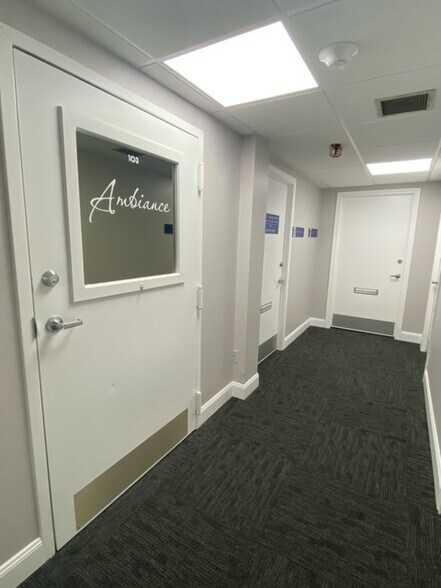 More Photos Of 415 Silas Deane Hwy, Wethersfield Office For Lease