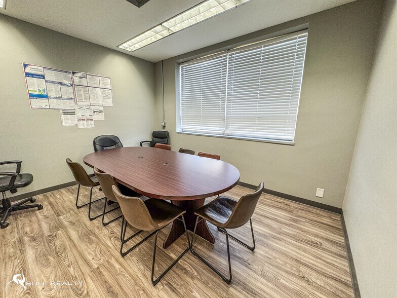 More Photos Of 35 W Church St, Jasper Office For Lease