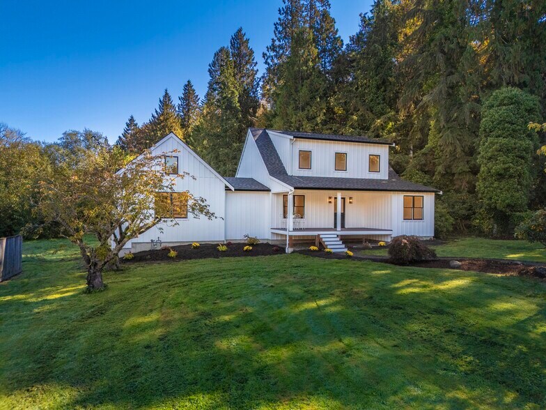 More Photos Of 21002 NE 50th St, Redmond Light Distribution For Sale