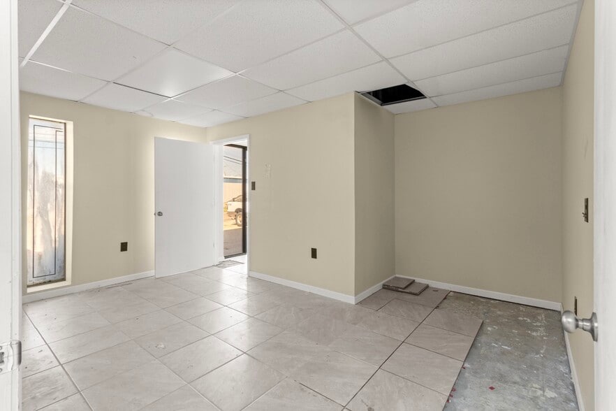 More Photos Of 1301 Veterans Blvd, Kenner Warehouse For Sale