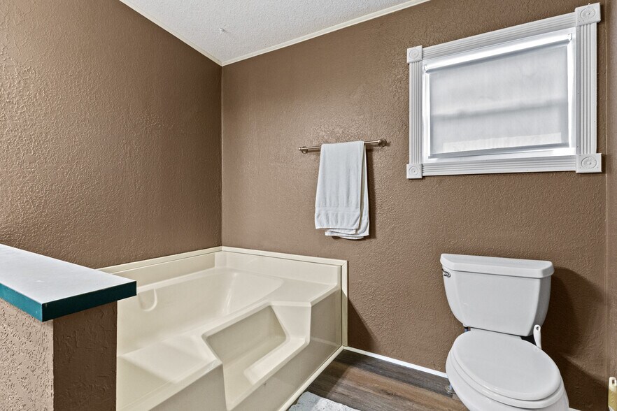 More Photos Of 20500 N 2810 Rd, Kingfisher Lodge Meeting Hall For Sale